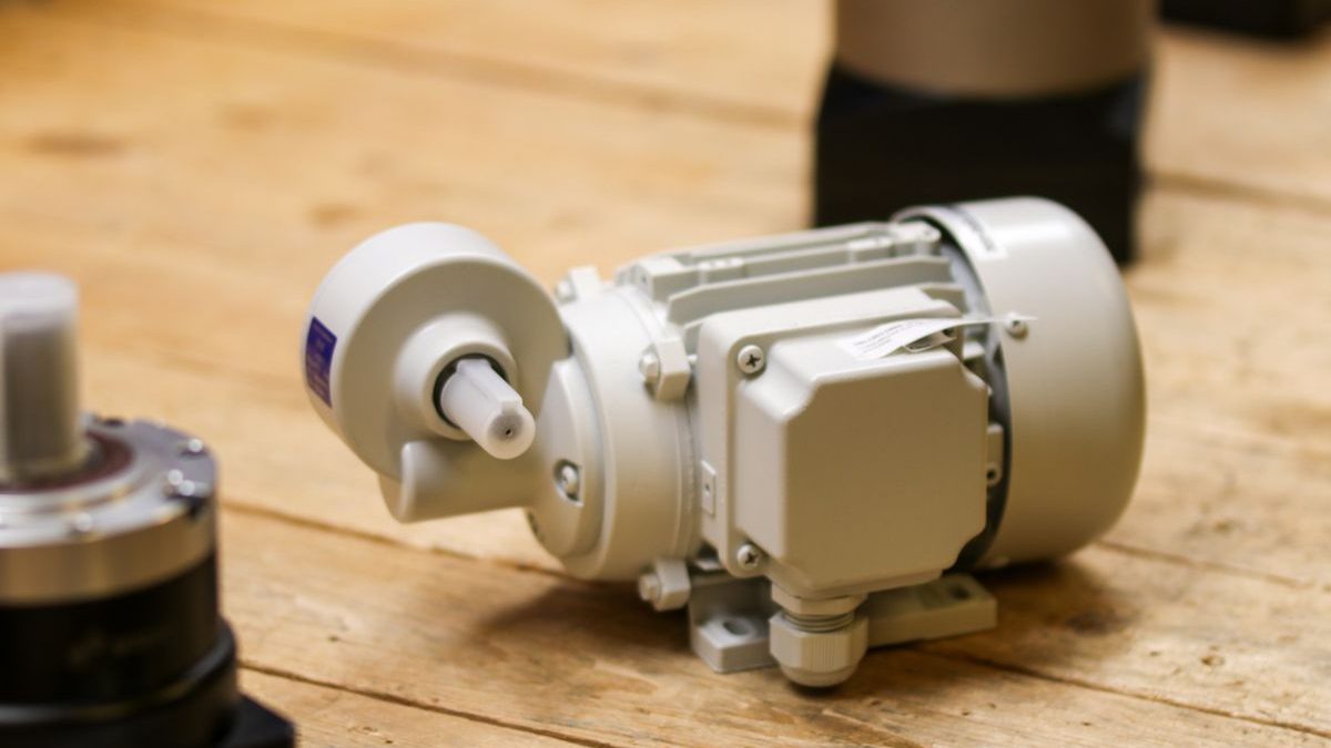 PMDC vs BLDC Motors: Which One Actually Fits Your Application